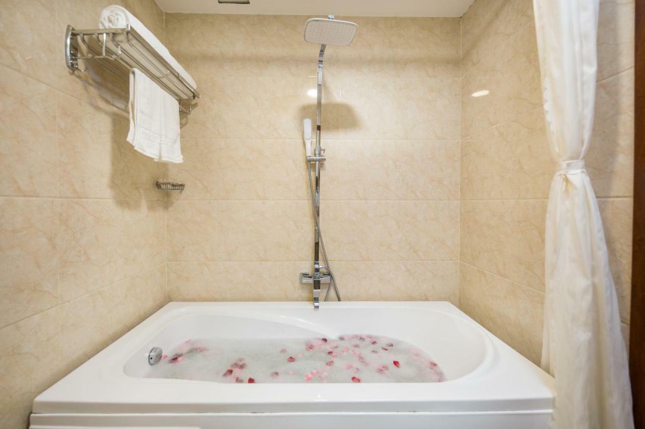 Lavender Riverside Hotel Da Nang Dış mekan fotoğraf